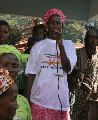 Le Magazine du 13 Novembre 2015 : village de Woussébougou,  35 exciseuses renoncent à la pratique de l’excision